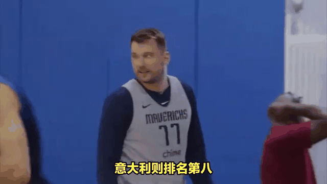 意大利球员在国际篮球赛事中施展绝活，成为焦点