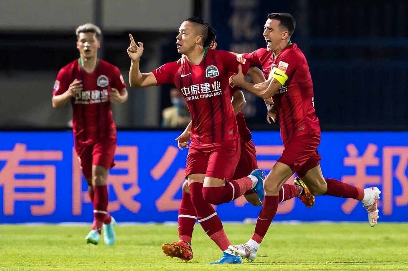 西班牙队击败乌克兰队，晋级下一轮的简单介绍