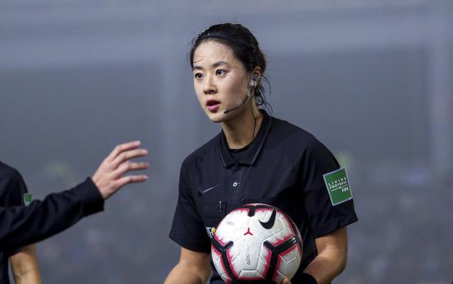 也门女足联赛争端难解，裁判指责球员不服输